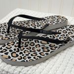 Shade & Shore Leopard Print Flip Flops Women's size 7 Photo 2