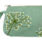 Red Blossom Embroidered Dandelion Wristlet Purse Green Photo 0