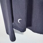 Zyia  Active Black Grey Micro Stripe V Neck Long Sleeve Tee Shirt Womens XL Top Photo 2