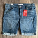 Levi's Levi Strauss Medium Wash Bermuda Shorts Size 20 Photo 0
