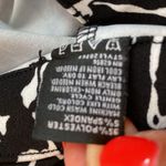 Hue  Black White Floral Loafer Skimmer Pants Photo 7