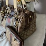 Coach Vtg Signature Horse and Carriage Print Brown and tan Bag and Wallet Set Photo 5