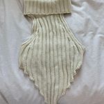 Local European Knitted Open Back Top Photo 1