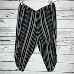 Susan Graver Size 1X Black & White Stripe Ruched Leg Liquid Knit Crop Pants Photo 1