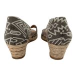 FS/NY Rapture Gray Geometric Print Canvas Open Toe Wedge Espadrilles Size 7 Photo 5