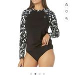 Hurley  long sleeve black size small sun, protector Photo 3