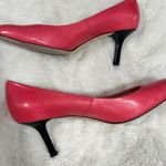 Tod's Size 9.5 Women's Bold Pink Heels Almond Toe Pumps Classic Heritage Chic Photo 2