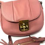 Chloé Chloe Elsie Crossbody – Pink Grained Leather with Gold Turn-Lock Photo 3