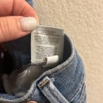 EXPRESS ✨ MID RISE RIPPED RAW HEM CROPPED JEAN LIGHT WASH SZ 8 LEGGINGS✨ Photo 6