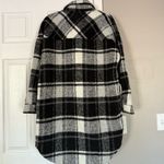 Evereve  Plaid Black White Fleece Shacket Long Coat Fall Autumn Photo 7