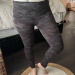 Spanx Women’s Small Look at Me Now Seamless Camo Leggings Photo 0