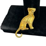 Vintage Gold Tone Cat Brooch | Figural Sitting Cat Pin Photo 4