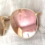 Ray-Ban Sunglasses Photo 2