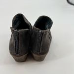 Earth Origins gray Suede Booties Perforated Ruching brandished toe back zip sz 7 Photo 5