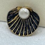 1930’s Art Nouveau pearl Clamshell dress clip Black Photo 0