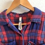 Seven7  plaid button down shirt XS Photo 1