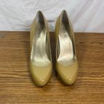 Guess ‎ Pumps Heels Classic Pointed Toe Party Career Shoes Size 6 Beige Photo 1