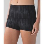 Lululemon Boogie Short Luxtreme Scratch Match Black Multi Size 4 Hot Yoga Gym Photo 0
