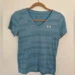 Under Armour Under armor heat gear top loose size small Photo 0