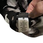 Vera Wang Simply Vera  Black and White Floral Sleeveless Blouse Photo 3