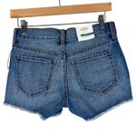 Old Navy NWT Denim Shorts Womens 0 Medium Wash Distressed Raw Hem Semi Fitted Photo 2