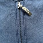 IZOD Lady  Golf Shorts Sz 4 stretchy Four pockets  Two front with zipper Photo 2