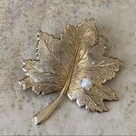 Vintage Sarah Coventry Maple Leaf Brooch Photo 2