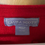 Laura Scott  red cable knit fall winter sweater Photo 1