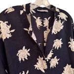 Vince Chrysanthemum Blouse Women's Large Navy Floral Career Classic Minimalist Photo 7