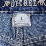 Decree Junior's Distressed Medium Stonewash Jeans Photo 4