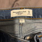 Abercrombie & Fitch Abercrombie 90s Straight Mid-Rise Jeans Curve Love Photo 2