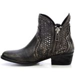 Circle G EUC  Laser Cut Leather Cut Ankle Boots Size 10 Photo 1