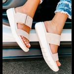 Vans  Cayucas Slide Mega Platform sandals with premium suede straps Photo 0