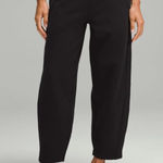 Lululemon  Scuba Mid-Rise Barrel-Leg Pant *7/8 Length Size medium Photo 0