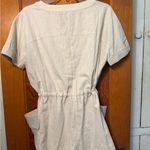 Beige Button Photo 2