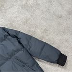 Everlane Women’s Primaloft The Long Puffer Jacket Winter in Charcoal Gray Size M Photo 6