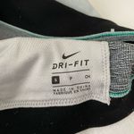 Nike dry fit workout top Photo 2