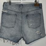 American Eagle  90s Boyfriend Distressed Denim Shorts Light Wash Women’s 12 Photo 4