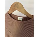 Abercrombie & Fitch Abercombie & Fitch Brown Long Sleeve Top Size Medium‎ Photo 1