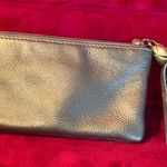 This is a very beautiful silver leather Elliott Lucca coin purse wallet Photo 1