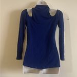 Venus  crisscross keyhole neck top Photo 2