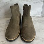 Clarks  Women's Sharon Spring Olive Suede ankle Boots size 9M Photo 3