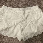 Me to We Super Cute Lace White Shorts Photo 0