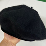 Vintage women's black French beret velvet band wool blend hat fashion accessory Photo 0