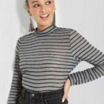 Wild Fable Women Size Medium Gray Stripe Long Sleeve Crop Top Photo 0