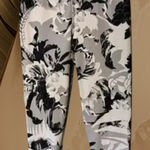 Apana  Floral Capri Leggings Size Small Photo 0