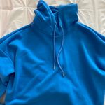 Halara cropped sweatshirt Photo 1