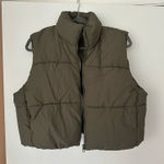 H&M  Puffer Vest Cropped Photo 0