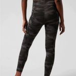 Athleta  Ultimate Stash Pocket Camo 7/8 Tight Small Photo 3