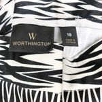 Worthington NWT  Geometric Black & White Shorts 18 Photo 4